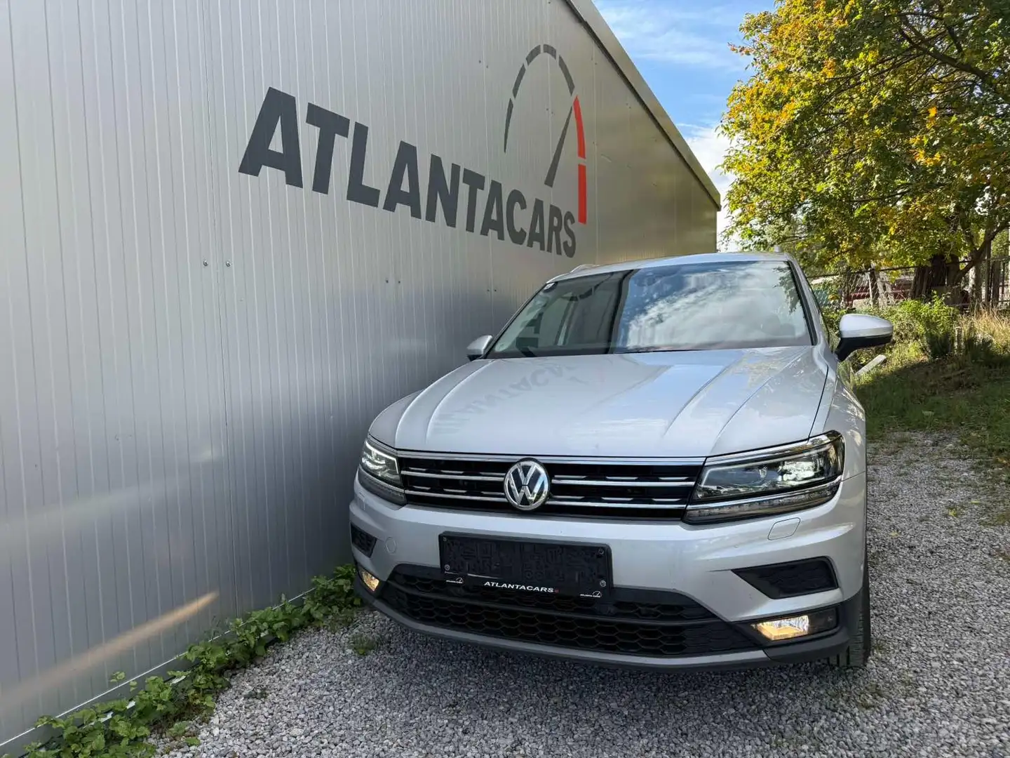 Volkswagen Tiguan Tiguan 2,0 TDI SCR Sky Grau - 2