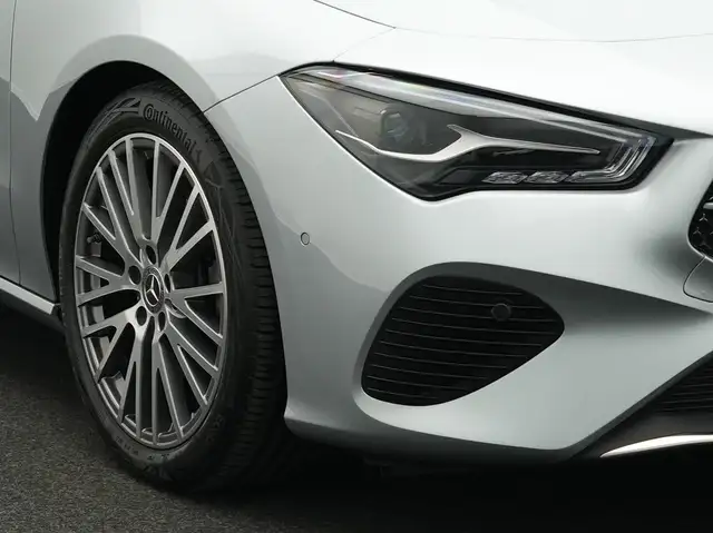 Mercedes-Benz CLA view 9