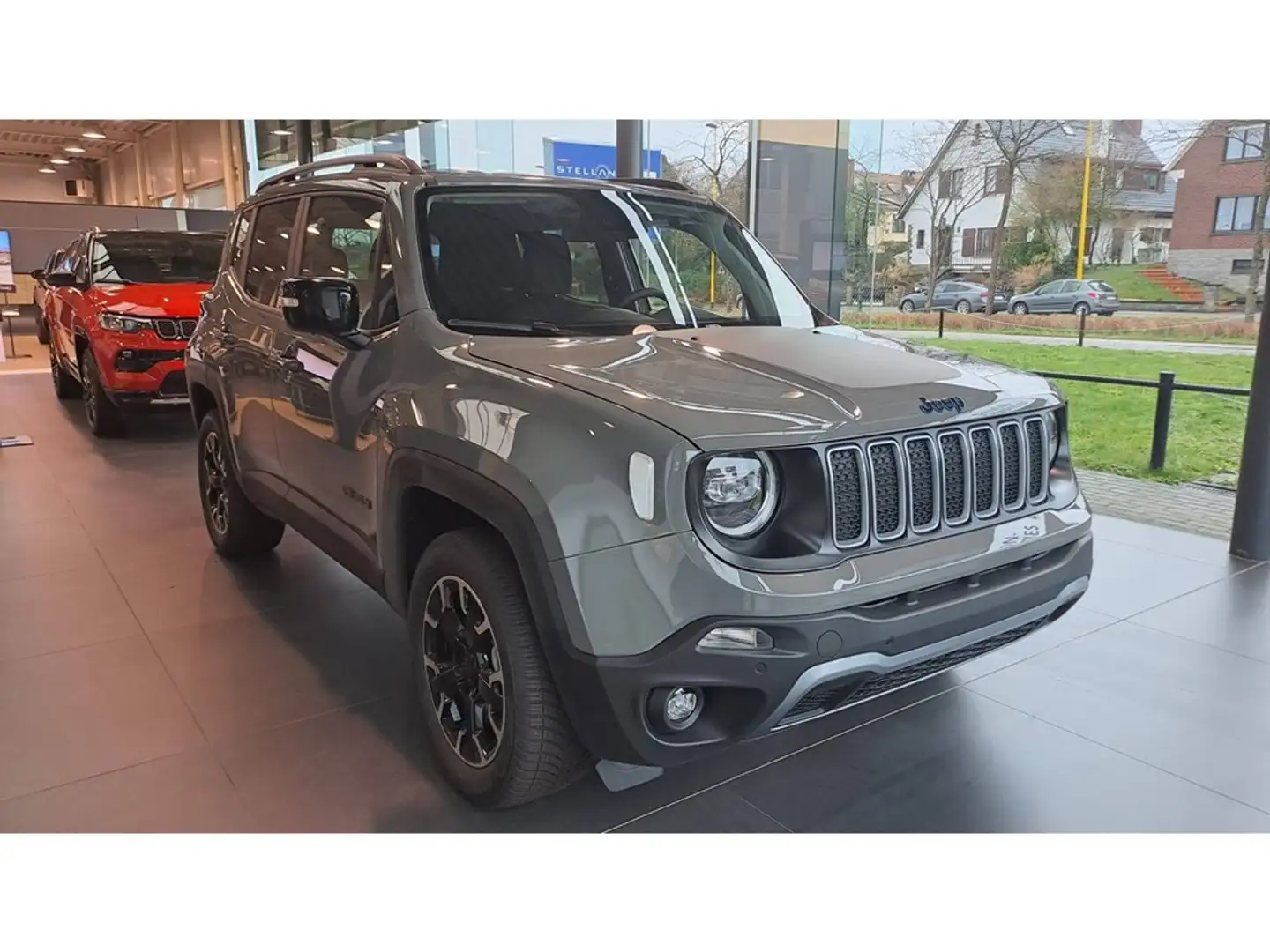 Jeep Renegade 1.3 Turbo T4 240 4xe ATX Upland Gris - 1