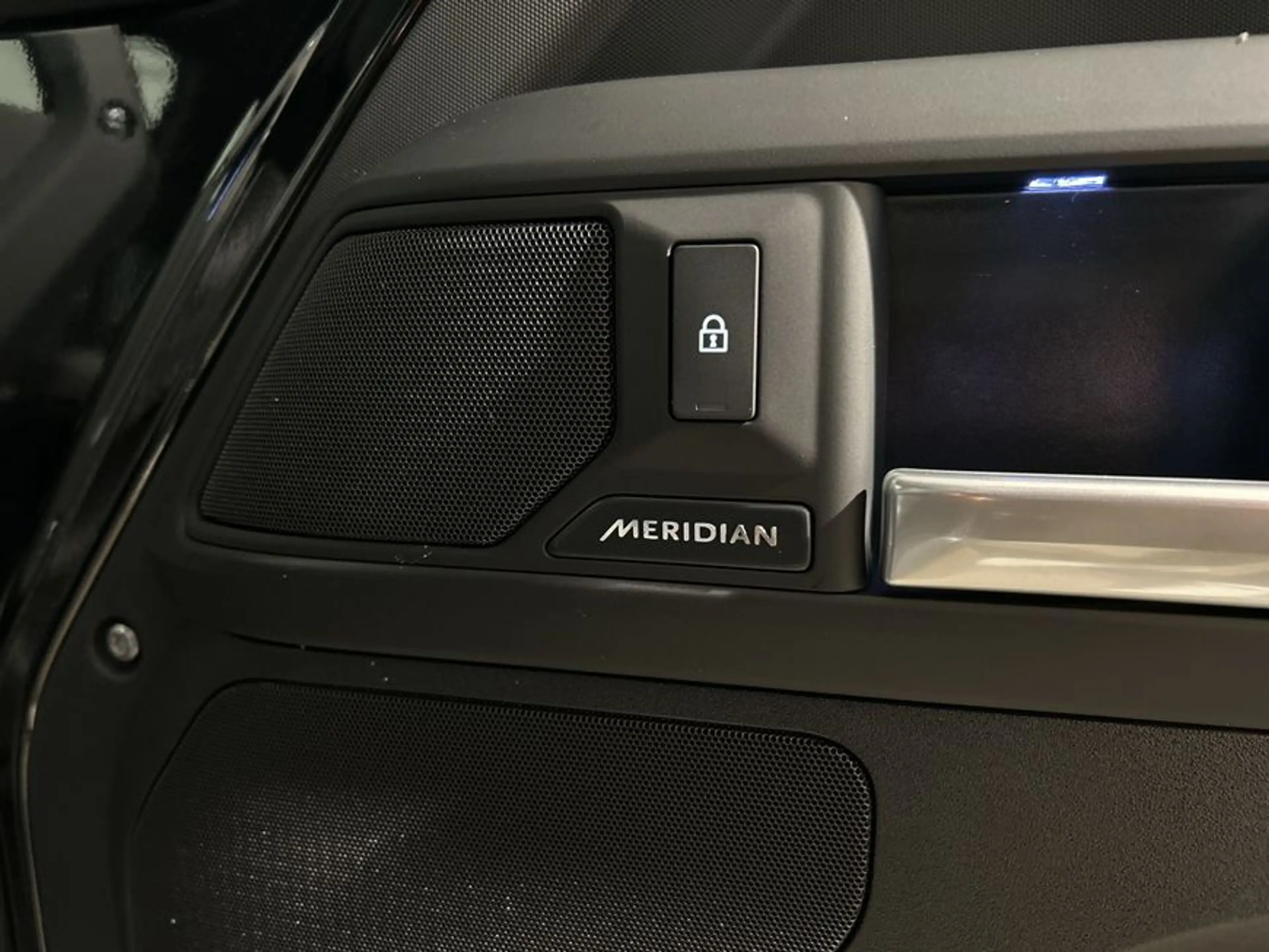 Land Rover Defender 110 D350 X-Dynamic SE 257 kW, 5-türig (Di — photo 23