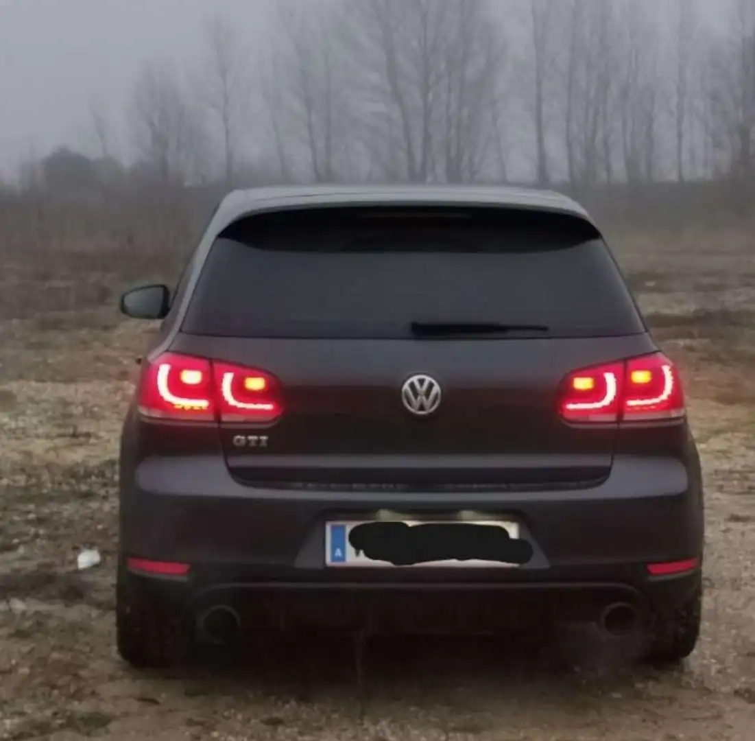 Volkswagen Golf GTI 2,0 DSG - 2