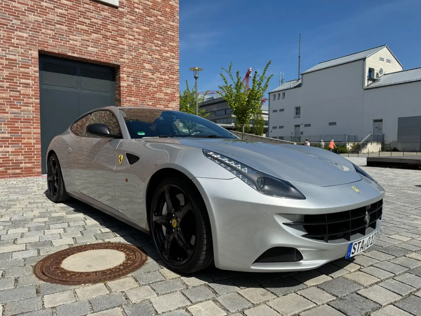 Ferrari FF 6,3 V12 4x4 Lift Ezüst - 1