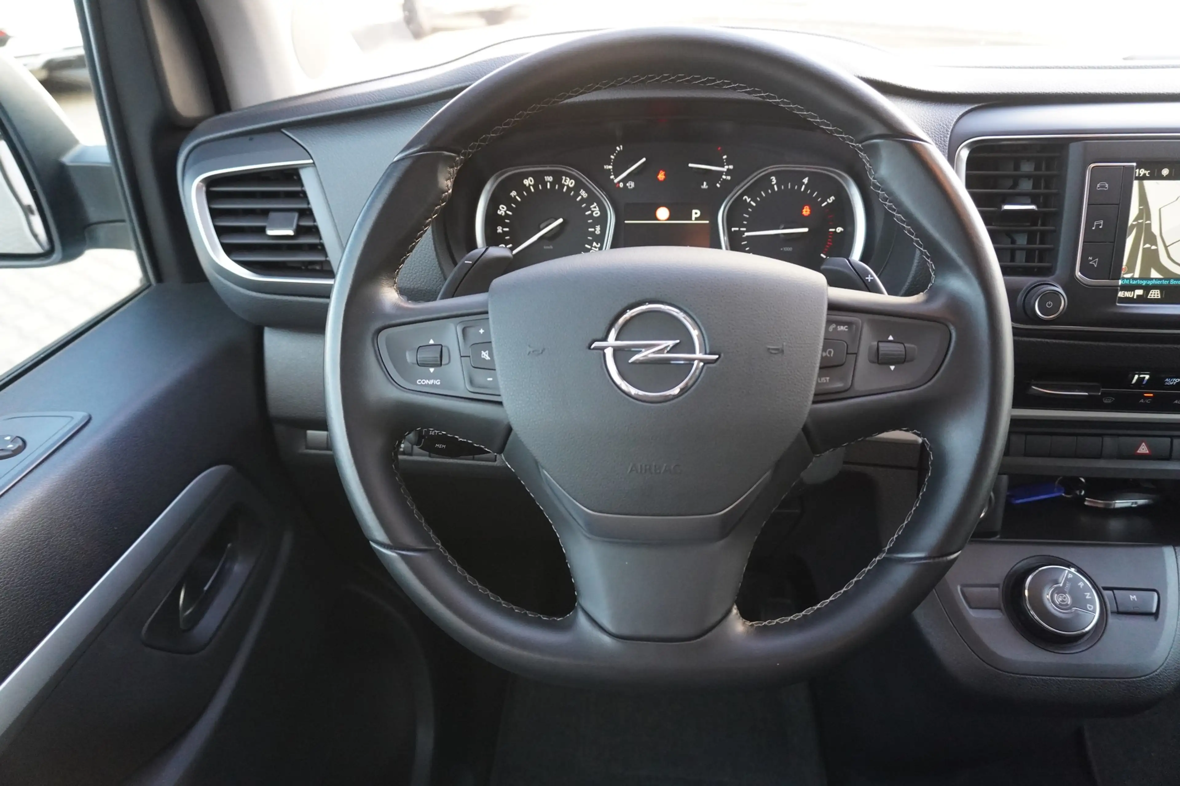 Opel Zafira Life 2.0 CDTI Totwinkel Head-Up Kamera — photo 14