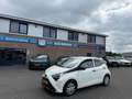 Toyota Aygo 1.0 VVT-i | X-Fun 5-Drs | Airco Wit - thumbnail 2