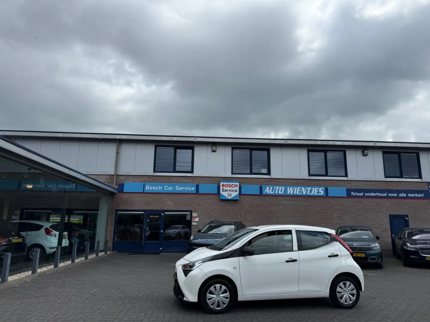 Toyota Aygo 1.0 VVT-i | X-Fun 5-Drs | Airco Wit - 1