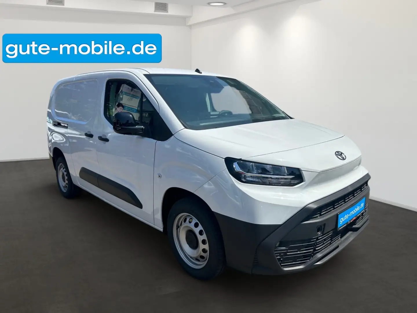 Toyota Proace City L2 verblecht 4-türig Meister 1,5 D-4D 96 KW (130 Weiß - 2