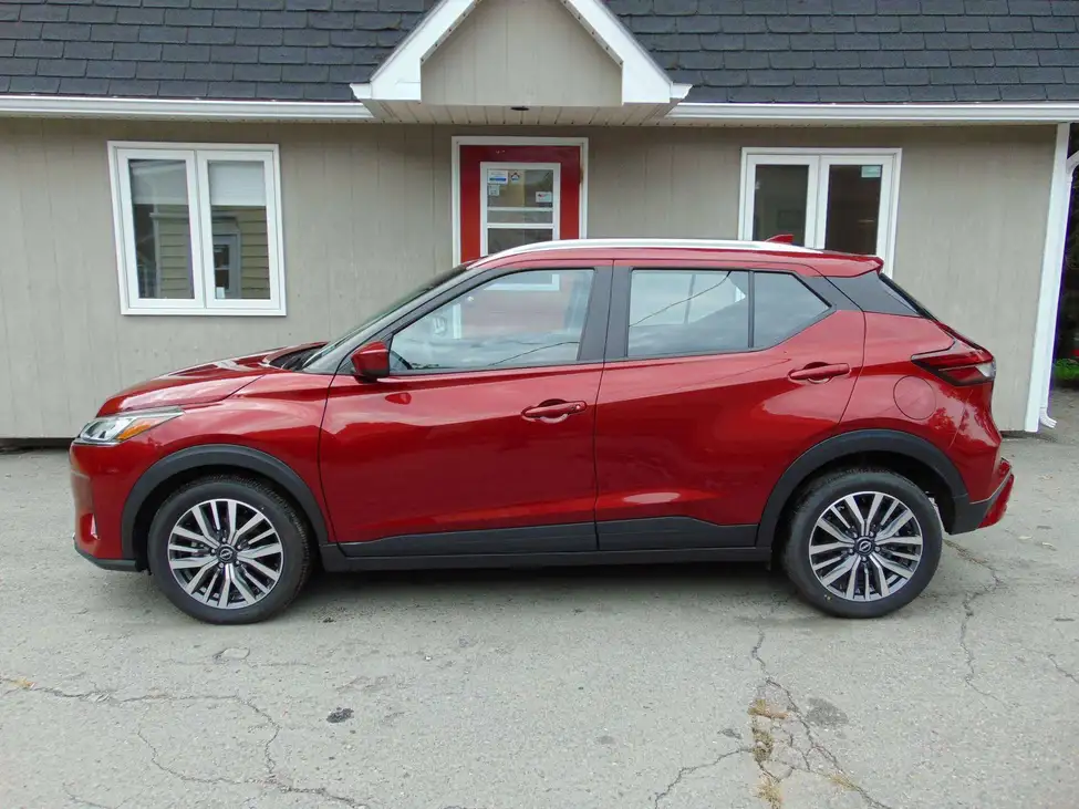 2025 Nissan Kicks Play