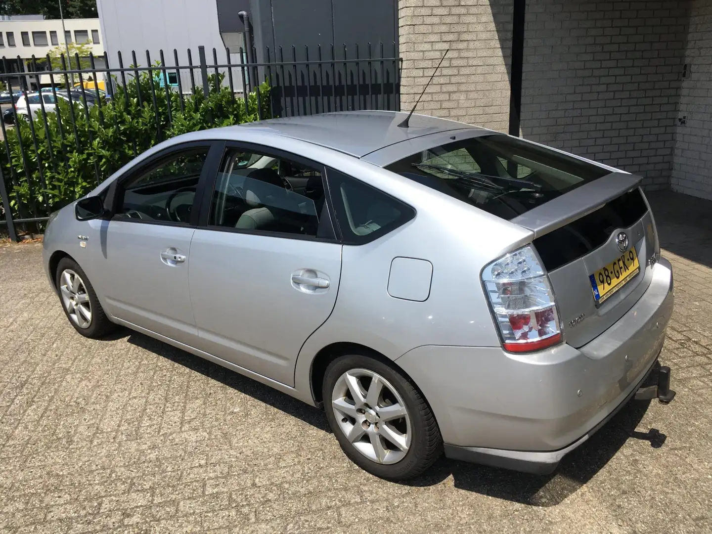 Toyota Prius 1.5 VVT-i Business Edition / NAVI / DEALER SERVICE Gri - 2