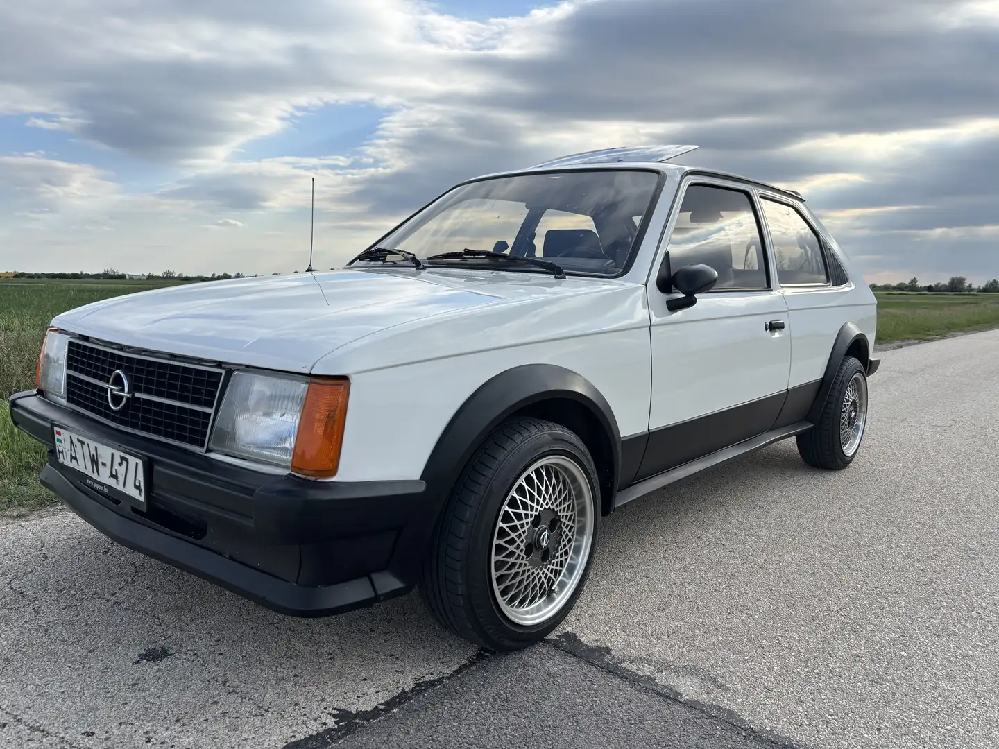 Opel Kadett 1.6SR White - 1