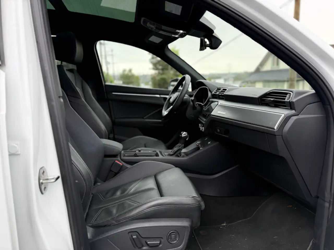 Audi Q3 снимка Audi Q3