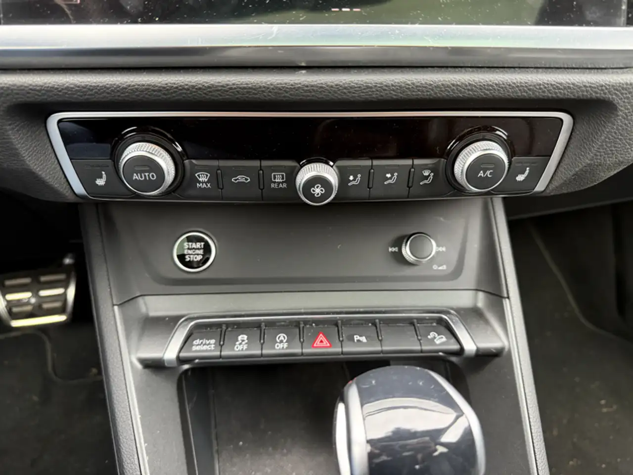 Audi Q3 снимка Audi Q3