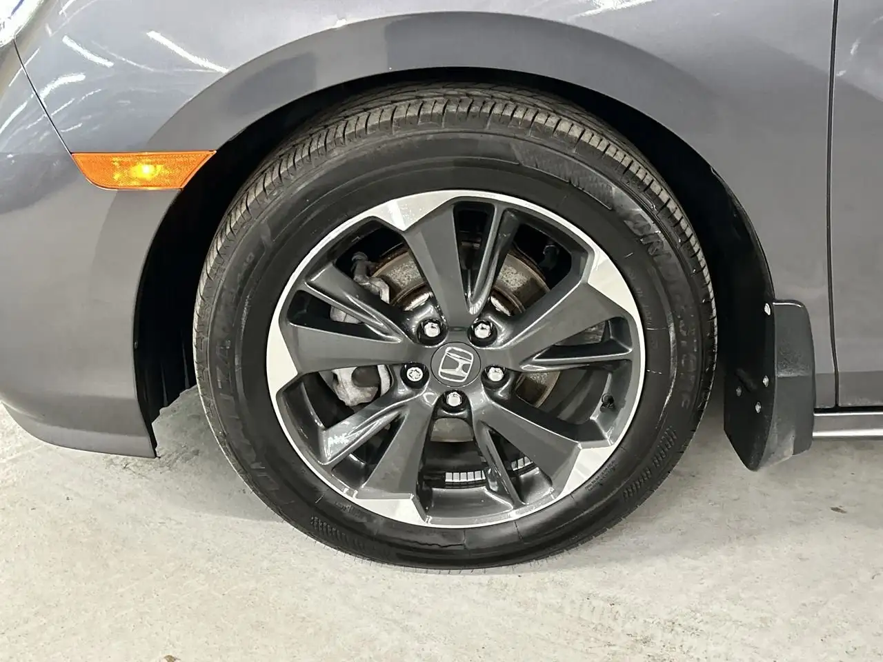 Honda Odyssey снимка Honda Odyssey