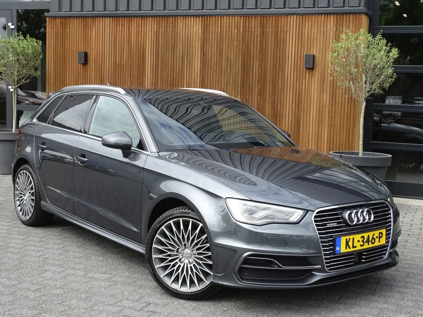 Audi A3 Sportback 300PK e-tron S-Tronic / ProLine + / S-Ed Grigio - 2