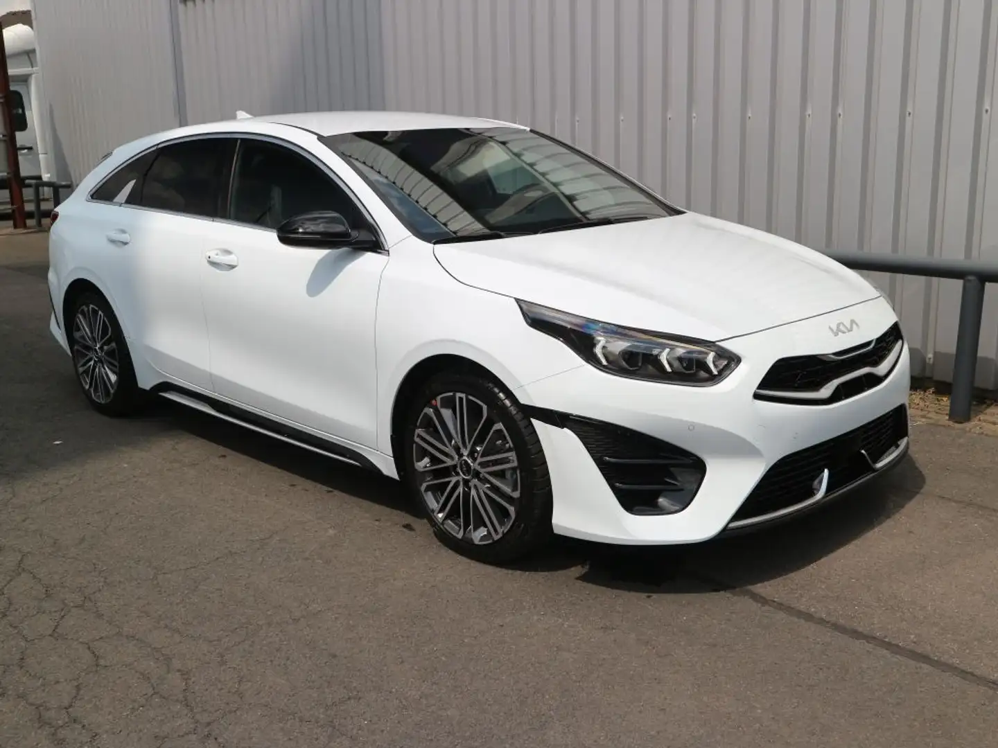 Kia ProCeed / pro_cee'd 1.5 T-GDI DCT7 OPF GT LINE (CD) Blanc - 2