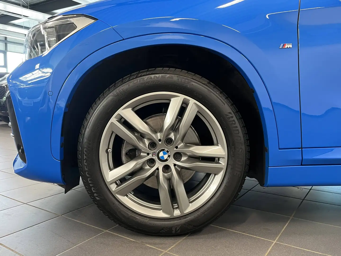 BMW X1 xDrive18d M Sport HUD PANO RFK Blau - 2