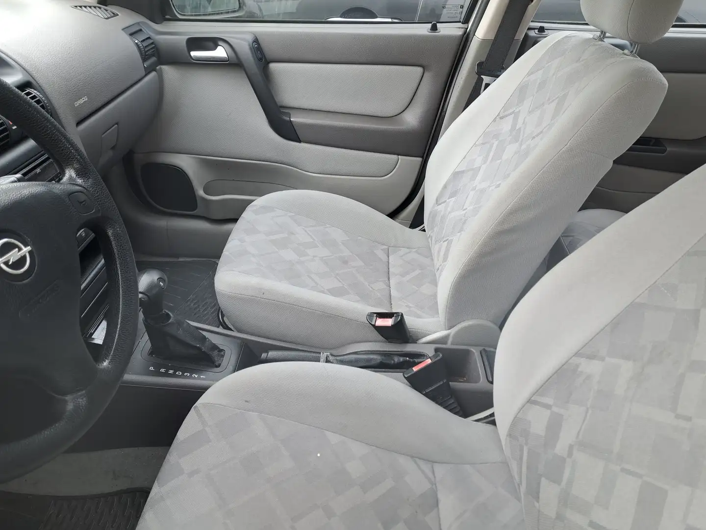 Opel Astra * Automatik  - 109000 km - Klimaanlage  * Серебристый - 2