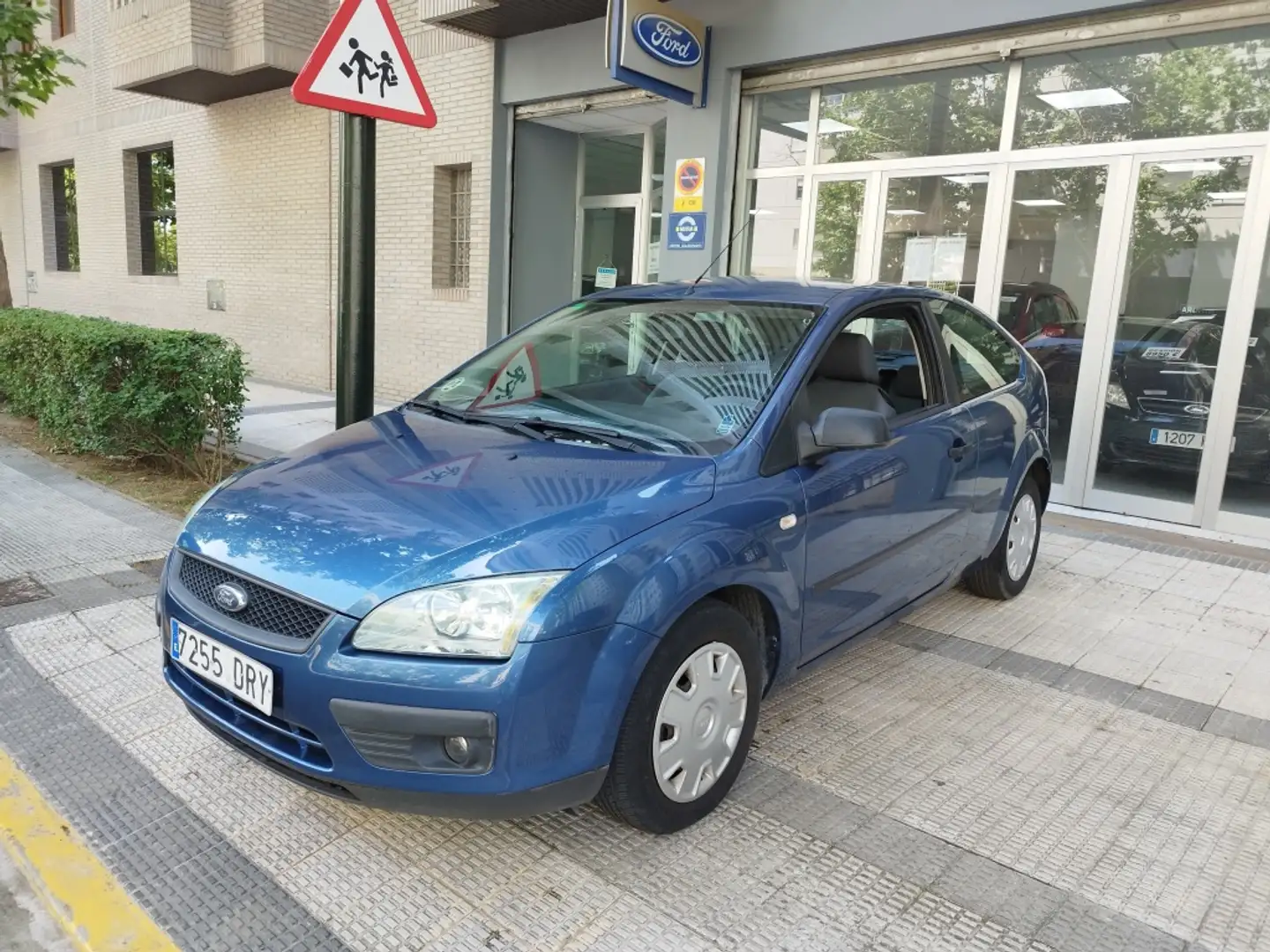 Ford Focus 1.6 Trend Blau - 1