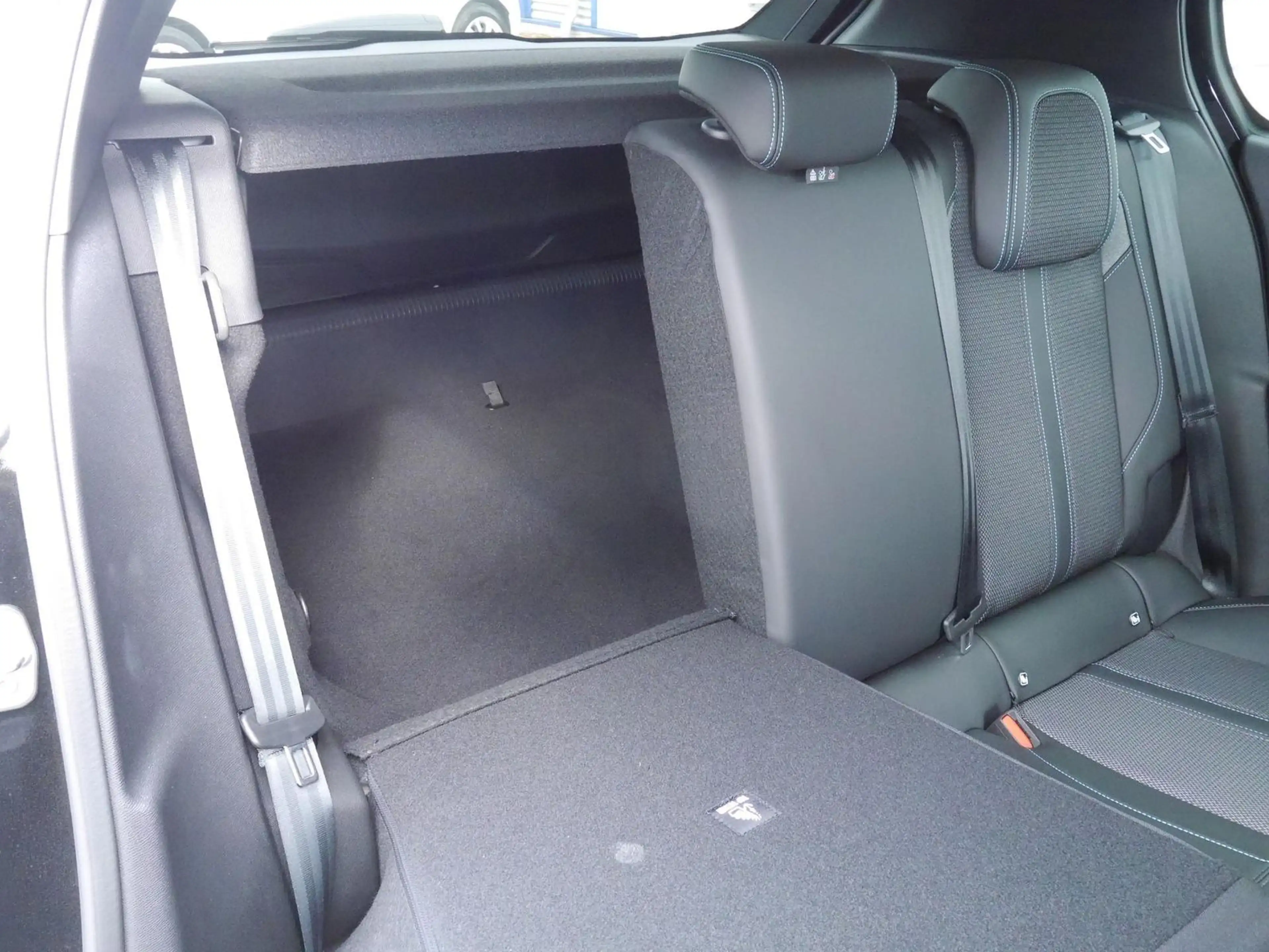 Peugeot 308 Blue HDI 130 Navi/LED/ACC/SHZ/360-Grad — photo 9