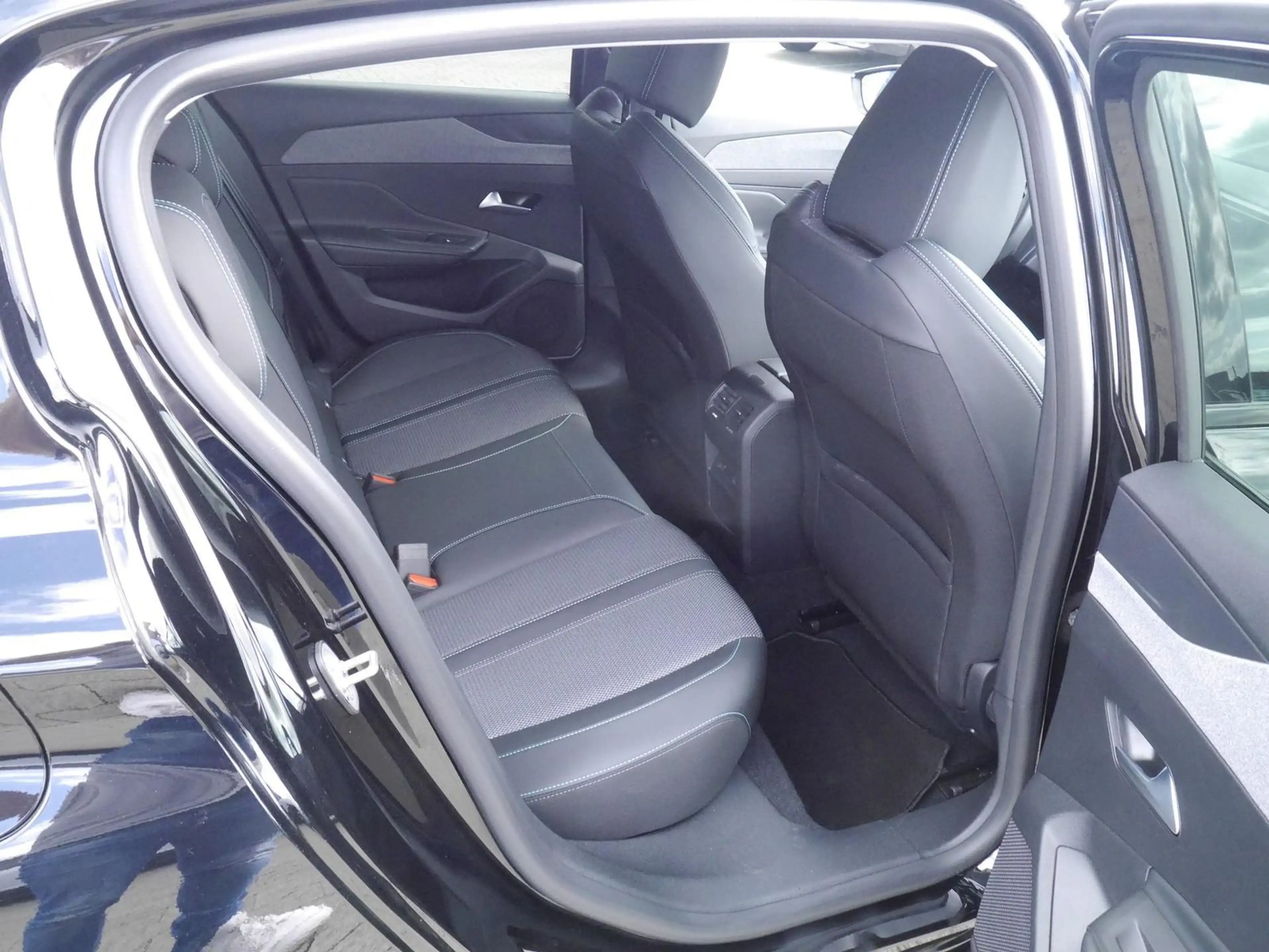 Peugeot 308 Blue HDI 130 Navi/LED/ACC/SHZ/360-Grad — photo 10