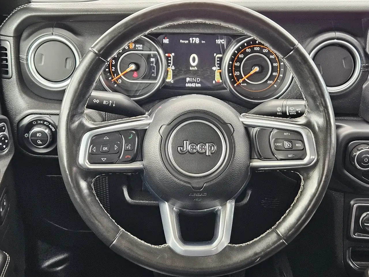 Jeep Gladiator photo Jeep Gladiator