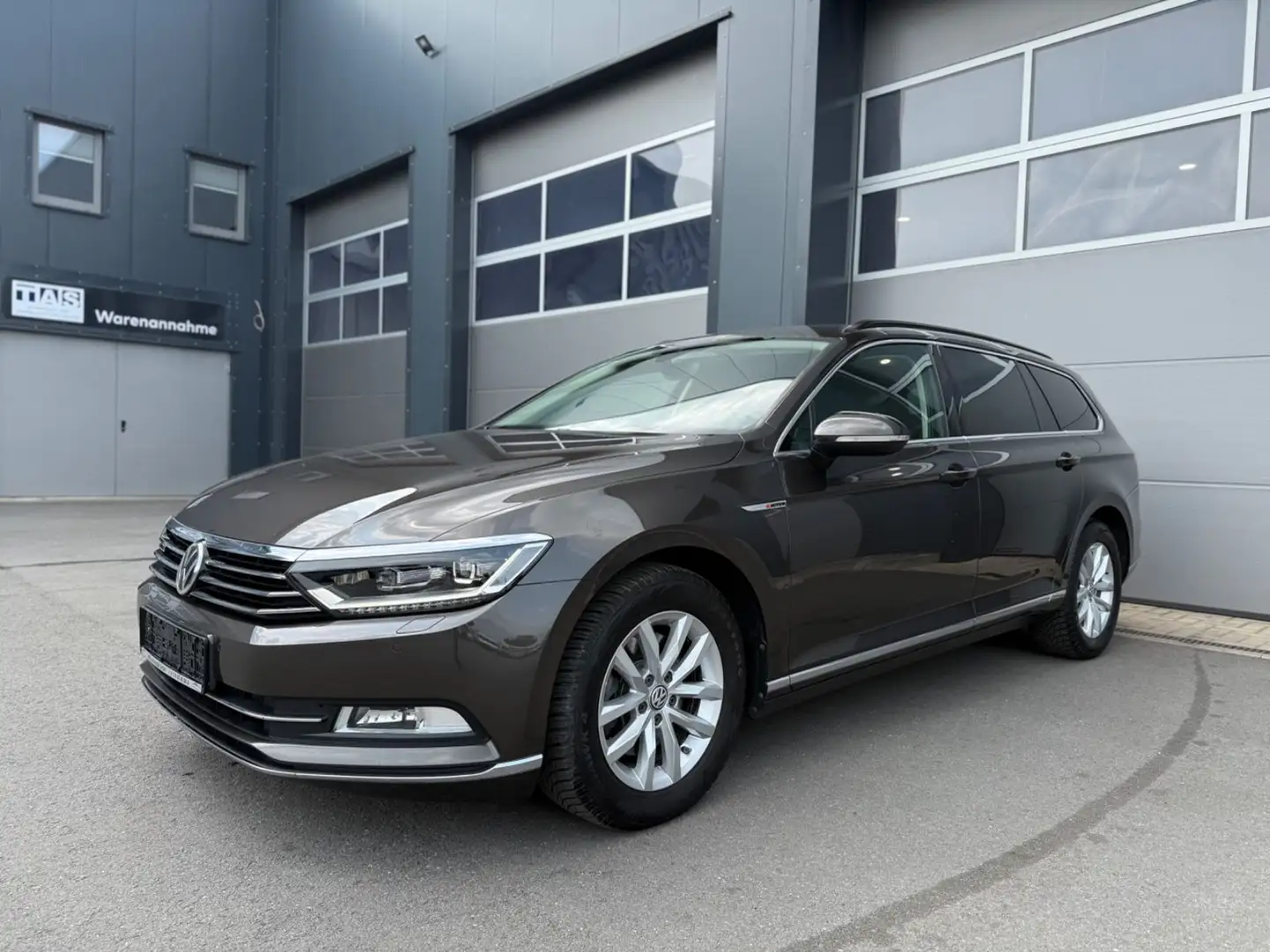 Volkswagen Passat Variant 2.0TDI DSG 4Motion,LED,Kamera,ACC Negro - 2