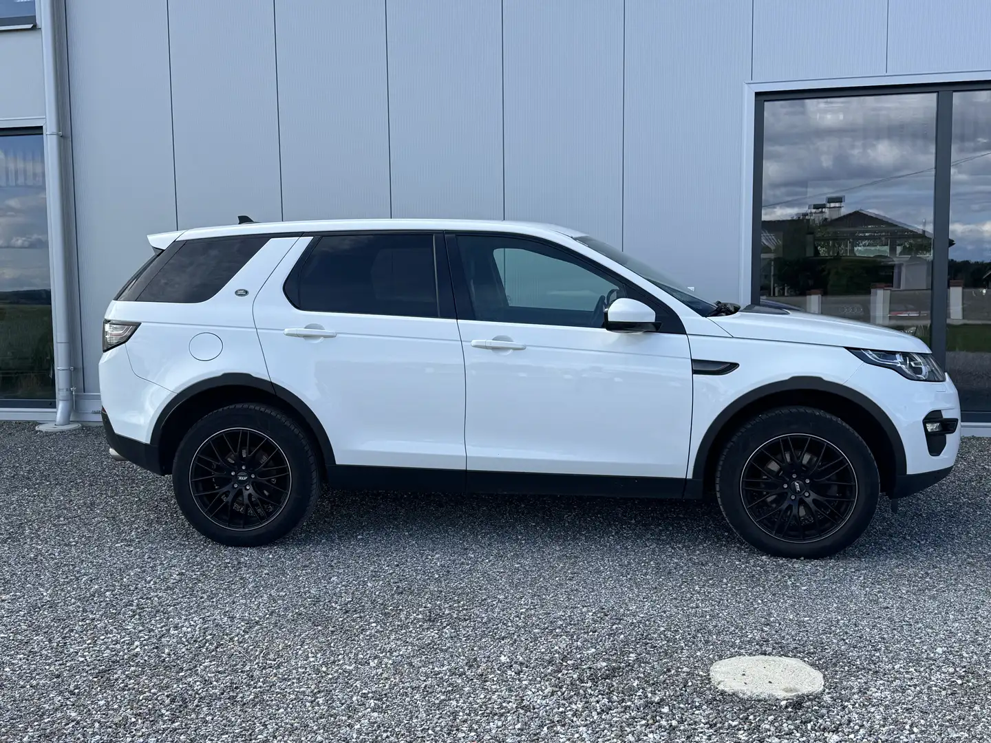 Land Rover Discovery Sport Discovery Sport 2,0 TD4 4WD SE Aut. SE Weiß - 1