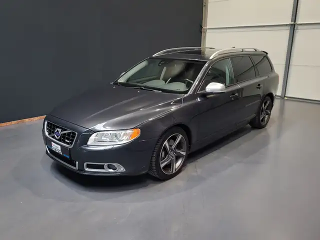 Volvo V70 D5 Edition R-Design *Leder| Navi| Xenon*
