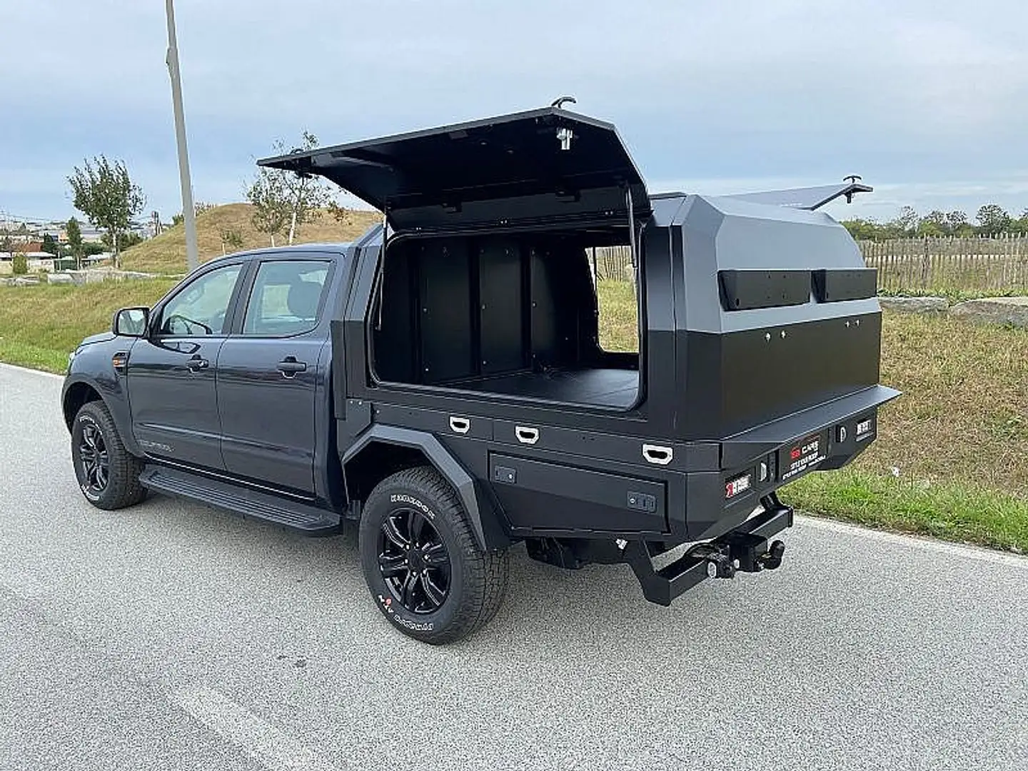 Ford Ranger Ranger 4x4 2,0 Aut. Offroad Work Edition mit RS... Gris - 1