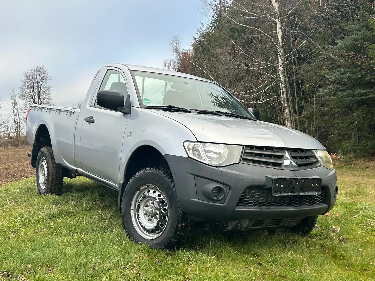 Mitsubishi L200 Inform CLUB-CAB 2.5D-ID 4WD Klima LKW AHK WR Gris - 1