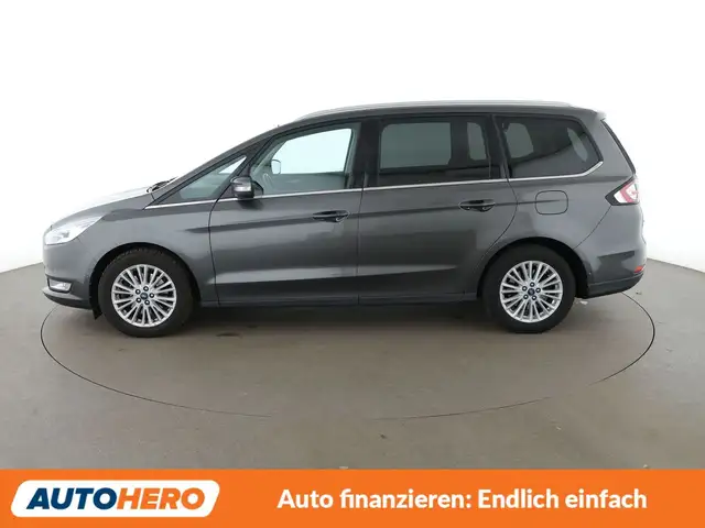 Ford Galaxy view 3