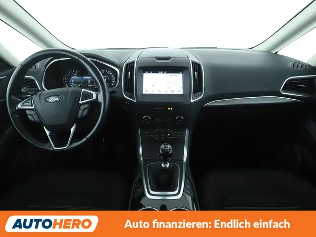 Ford Galaxy view 12