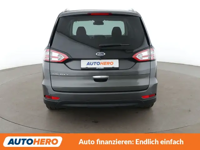Ford Galaxy view 5