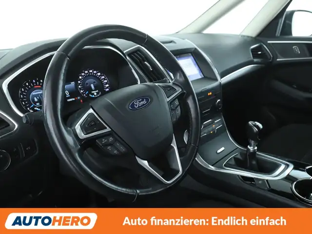Ford Galaxy view 11