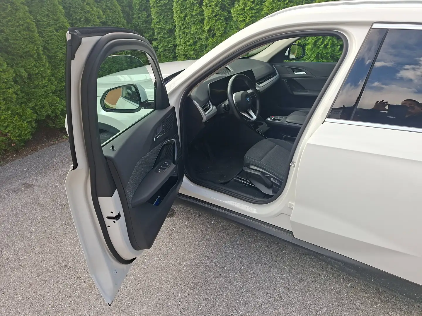 BMW iX1 iX1 xDrive30 64,7kWh Weiß - 1