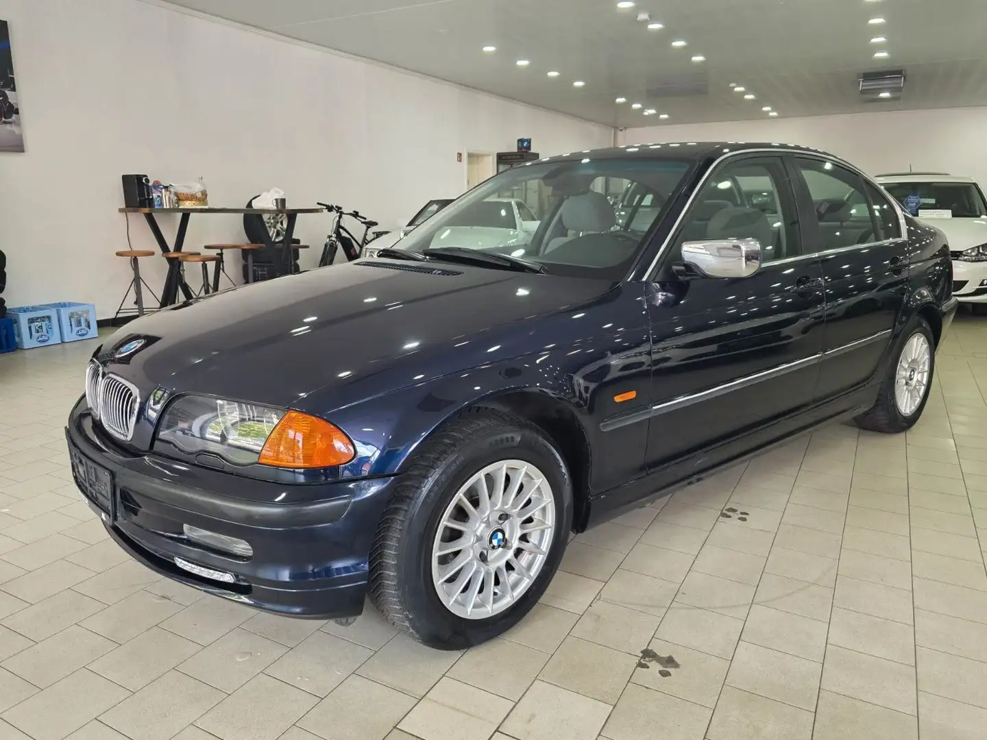 BMW 320 i Sitzheizung Tüv +  Service neu Azul - 2