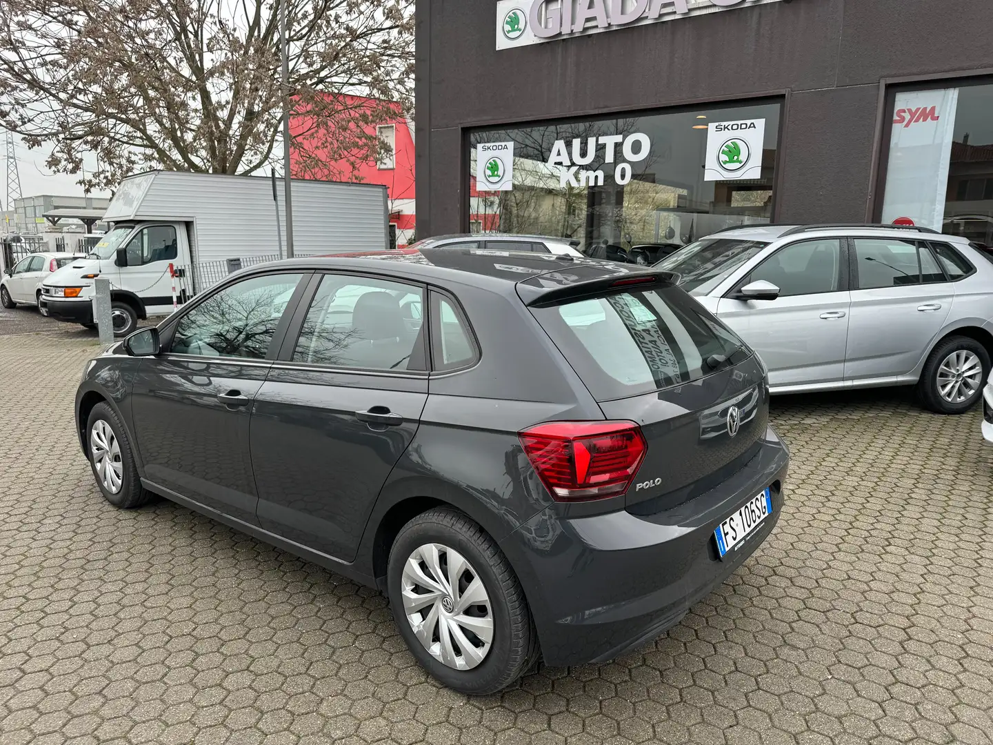 Volkswagen Polo Polo 5p 1.0 mpi  65cv Grijs - 1