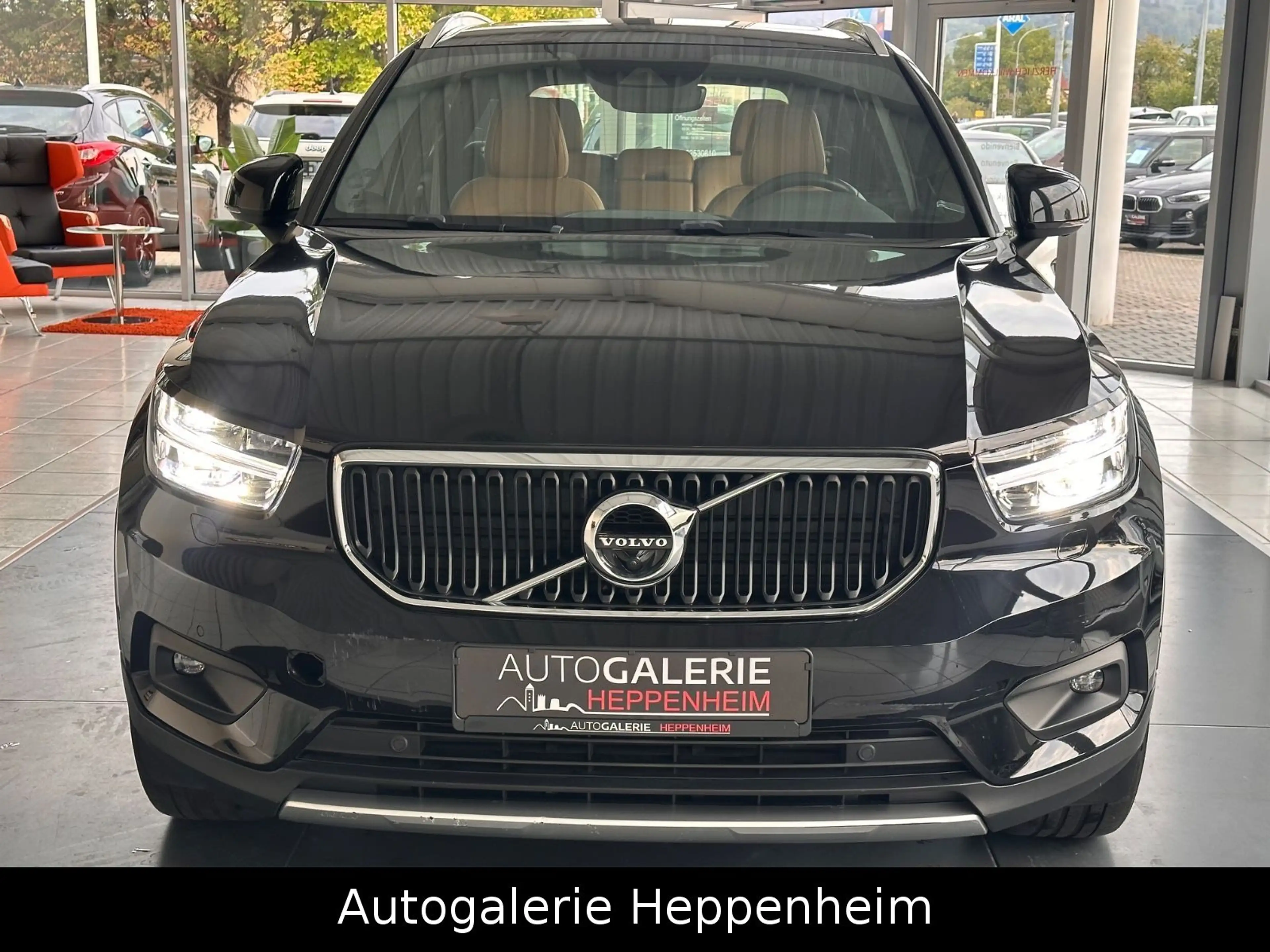 Volvo XC40 XC40 Momentum AWD — photo 2