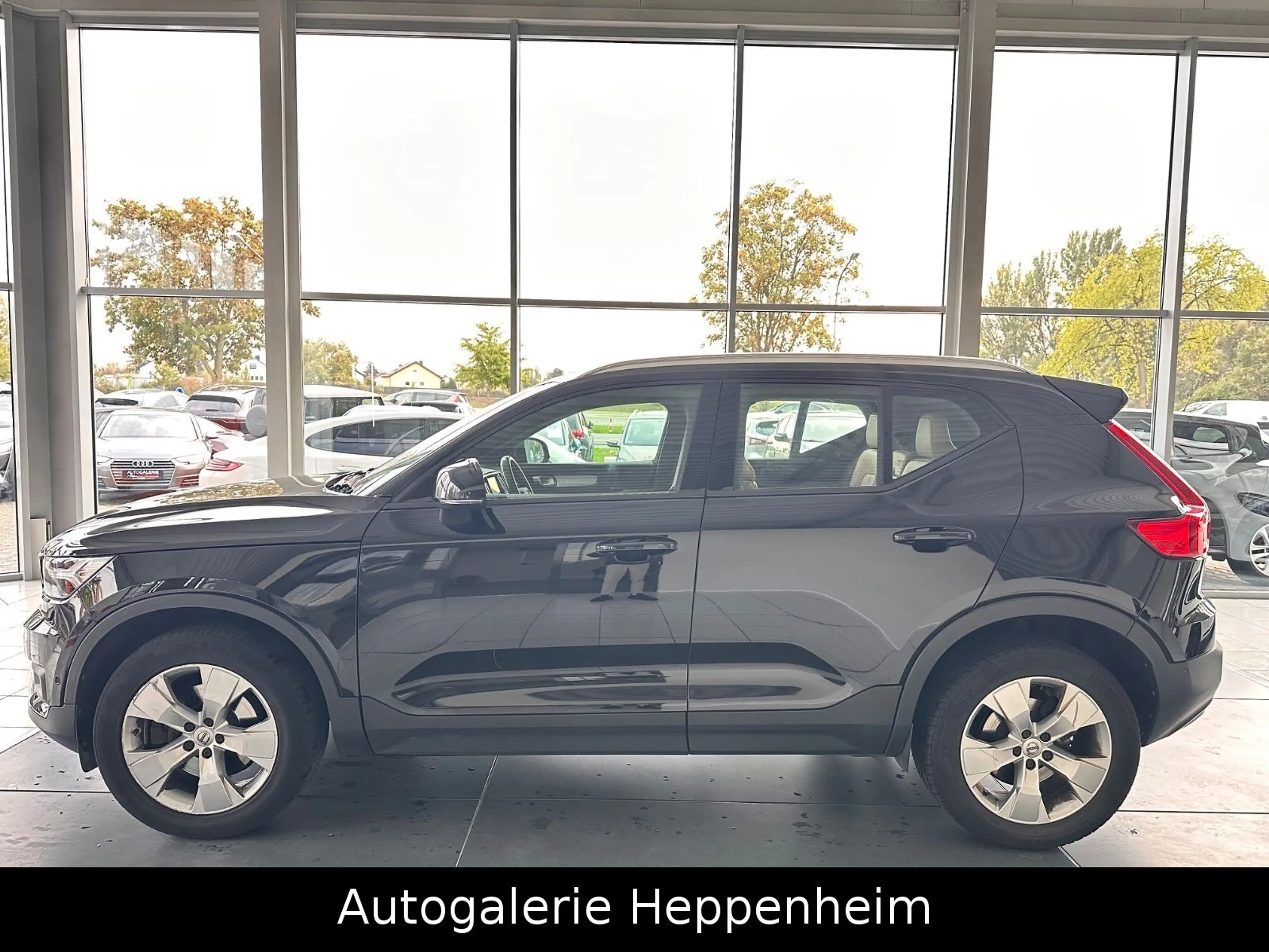 Volvo XC40 XC40 Momentum AWD — photo 8