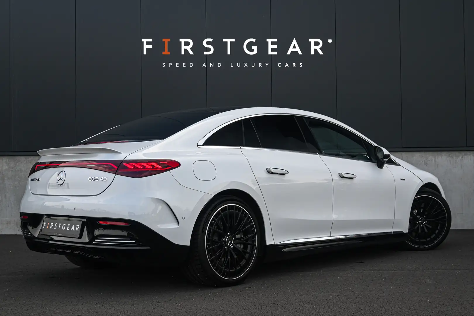 Mercedes-Benz EQE 43 AMG 4MATIC *Burmester / 4-Wielbesturing / Luchtver Bílá - 2