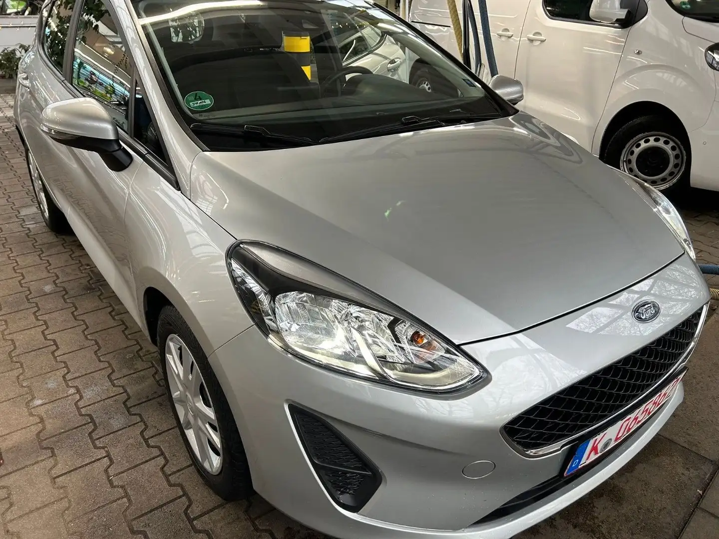 Ford Fiesta Automatik  Navi Winterpaket 1 Hd. 4 Türig Argent - 1