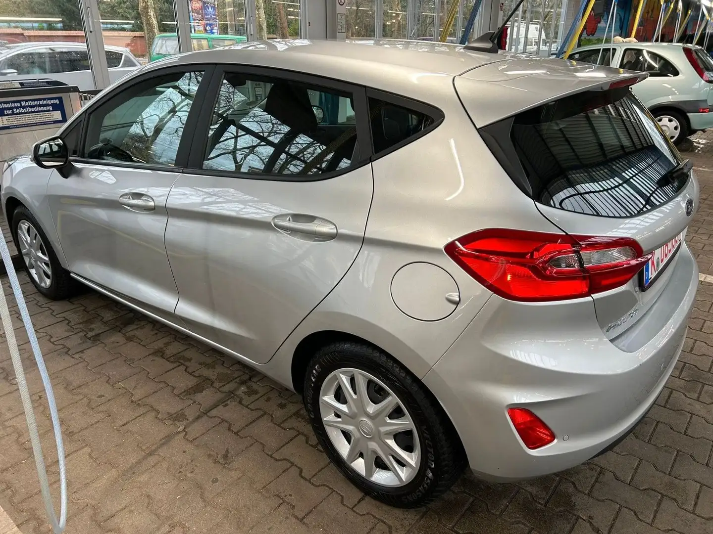 Ford Fiesta Automatik  Navi Winterpaket 1 Hd. 4 Türig Argent - 2