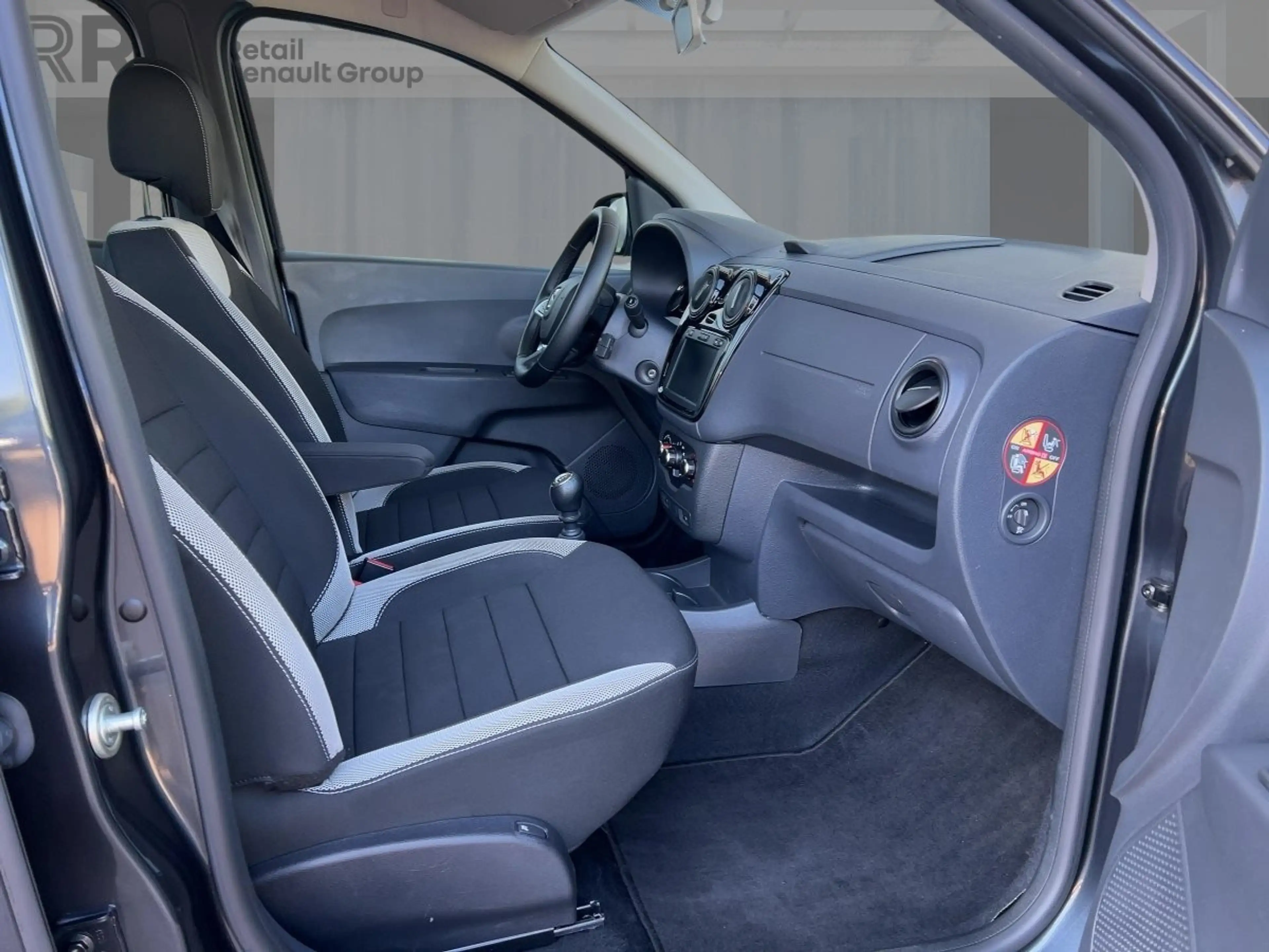 Dacia Lodgy Stepway Selection Blue dCi 115 7-Sitzer PDC — photo 8
