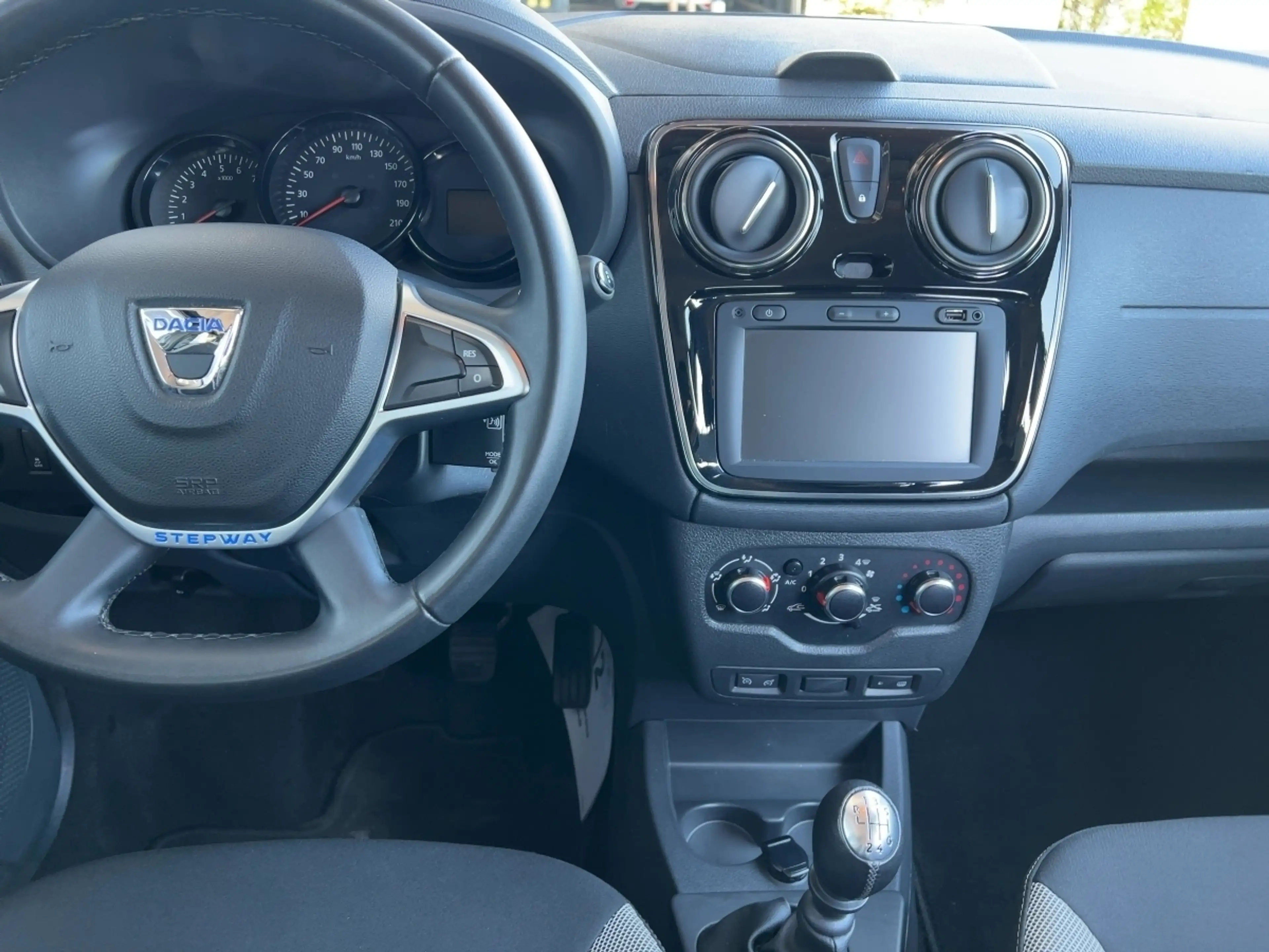Dacia Lodgy Stepway Selection Blue dCi 115 7-Sitzer PDC — photo 12