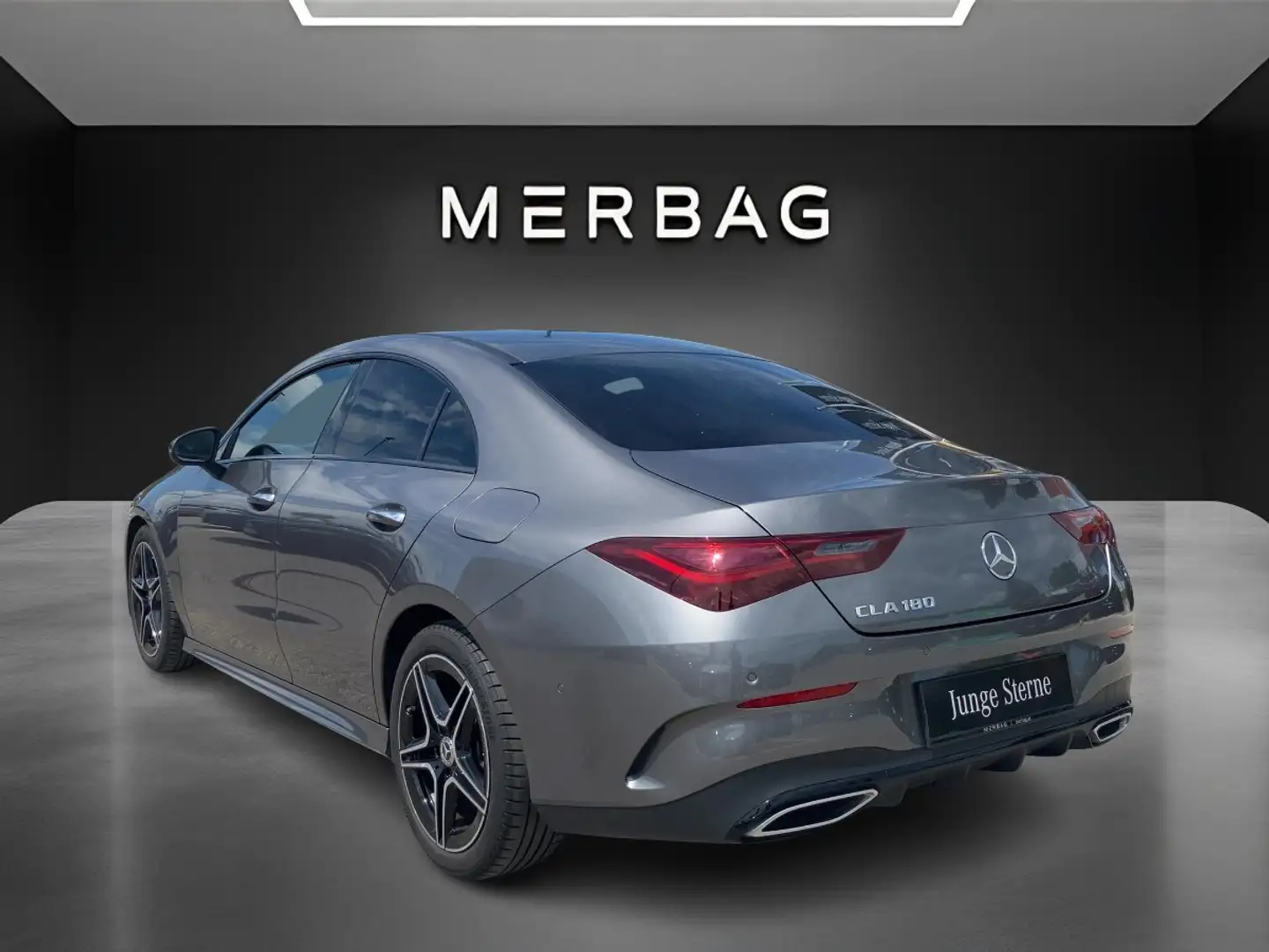 Mercedes-Benz CLA 180 Coupé AMG Line Facelift Grau - 2