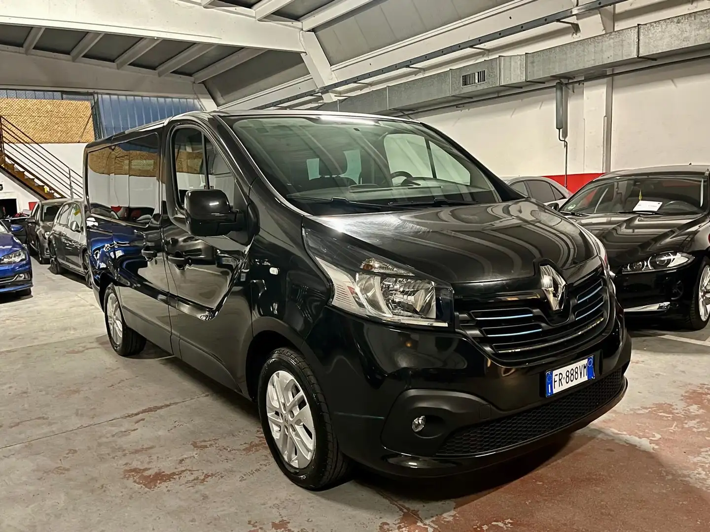 Renault Trafic 1.6 dCi 9 POSTI Euro6B Noir - 1