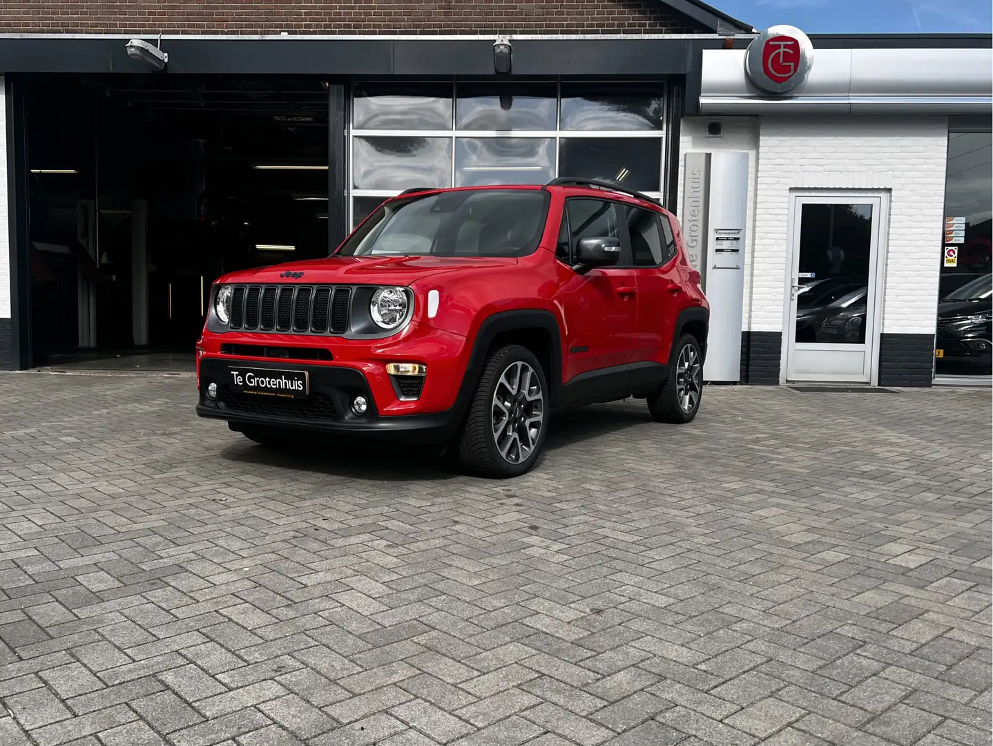 Jeep Renegade 4xe 240 Plug-in Hybrid Electric S Rood - 1