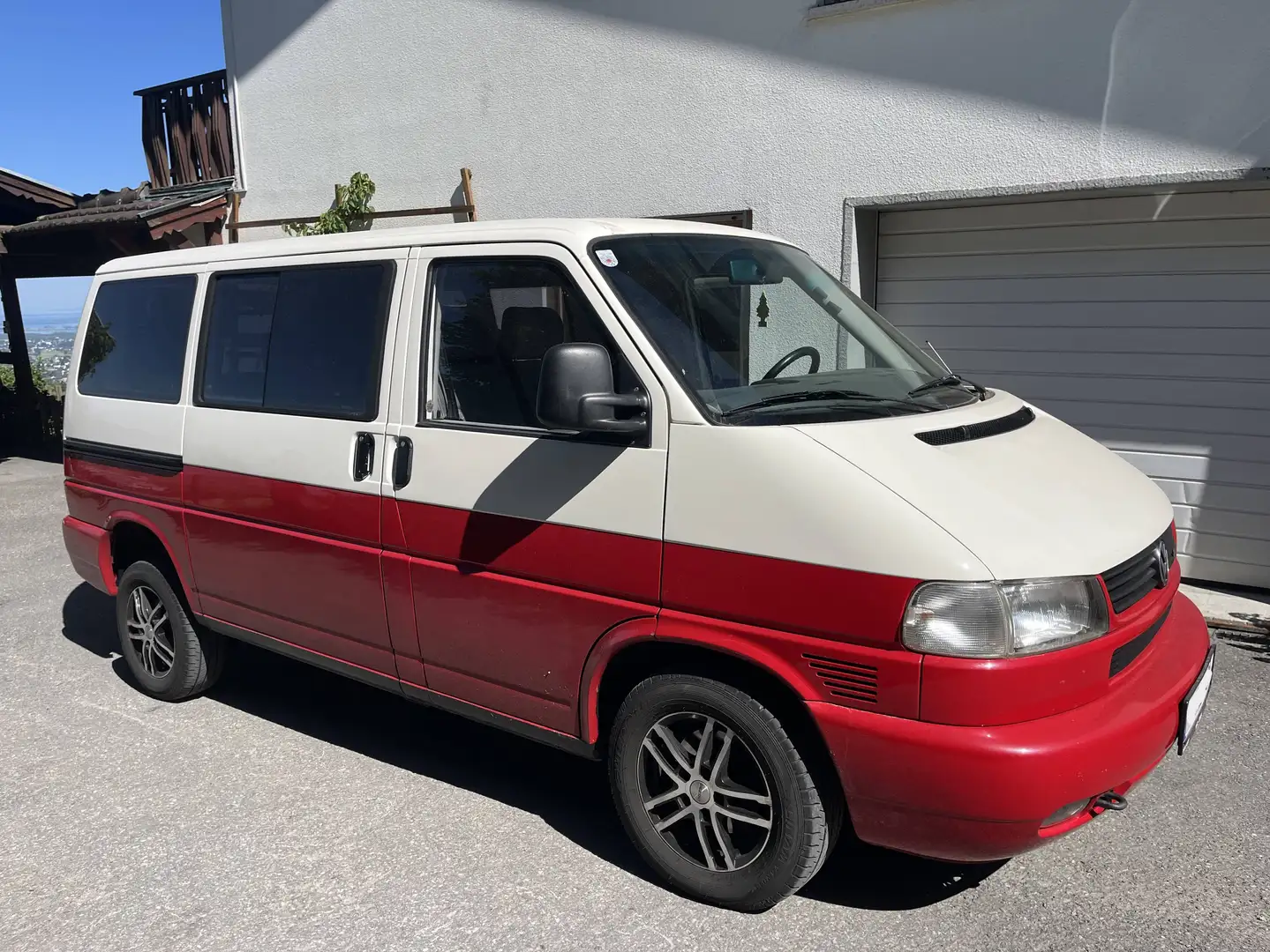 Volkswagen T4 Caravelle Caravelle 3-3-3 2,5 TDI Rot - 2