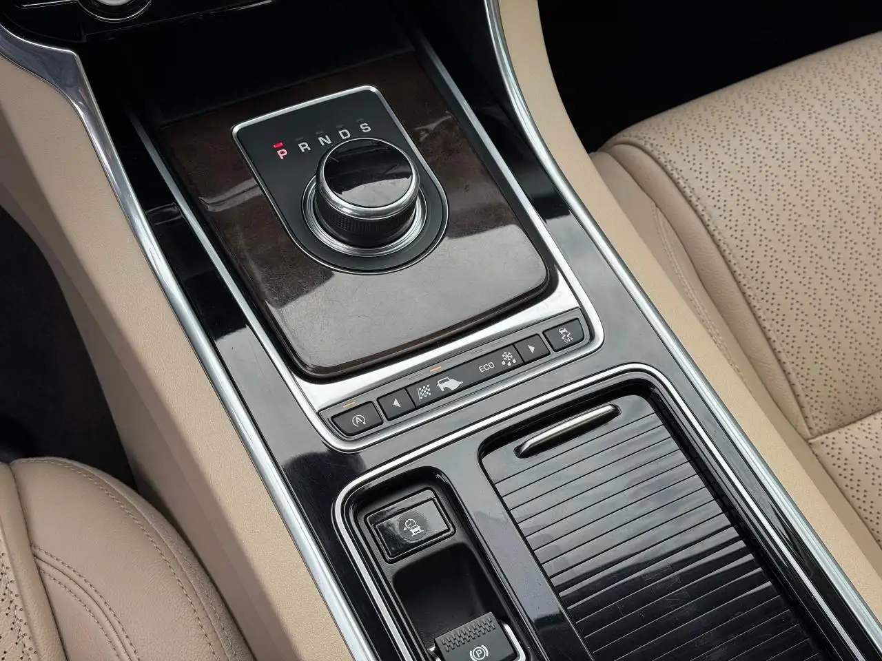 Jaguar XF снимка Jaguar XF