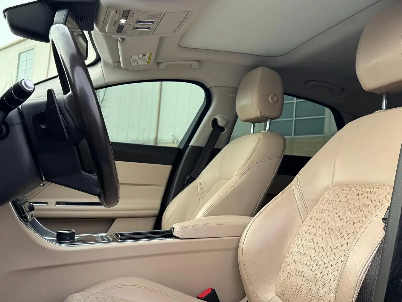 Jaguar XF снимка Jaguar XF