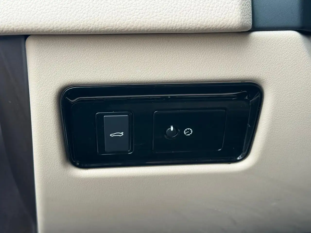 Jaguar XF снимка Jaguar XF